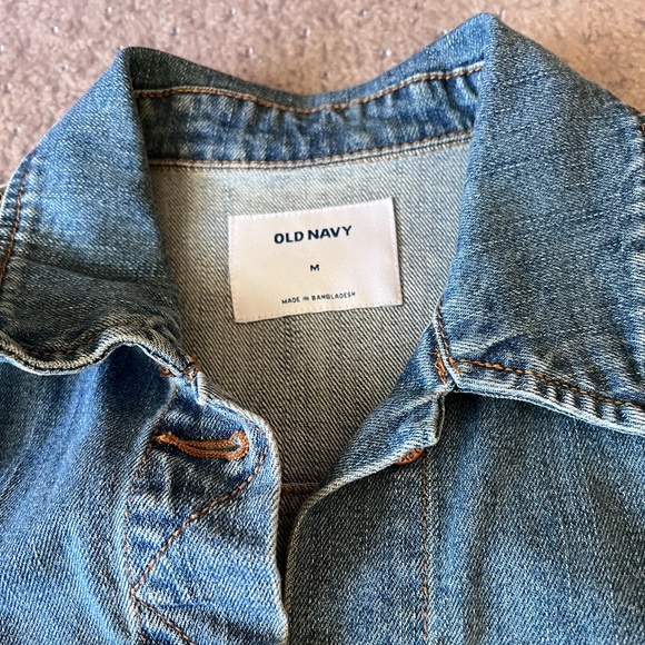Old Navy distressed denim jean jacket size medium - Picture 2 of 5